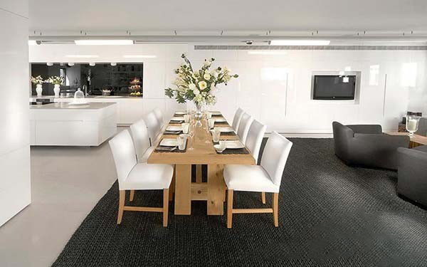 موکت تیره در فضای غذاخوری